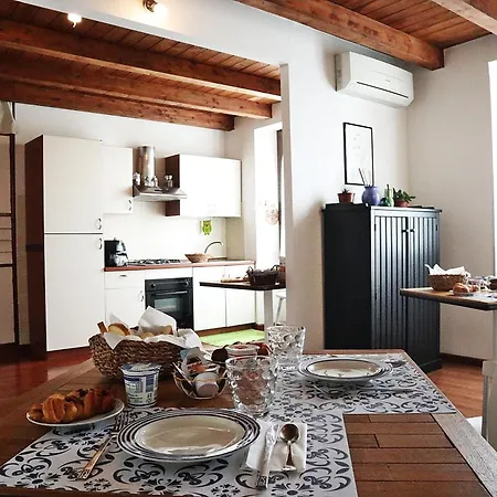 ベッド・アンド・ブレックファスト Cuscino E Cappuccino アルゲーロ